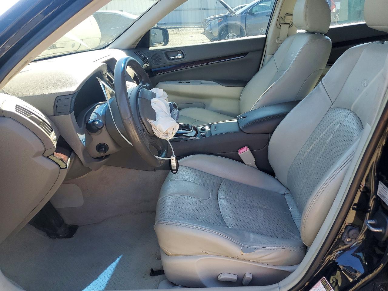 INFINITI G37 X