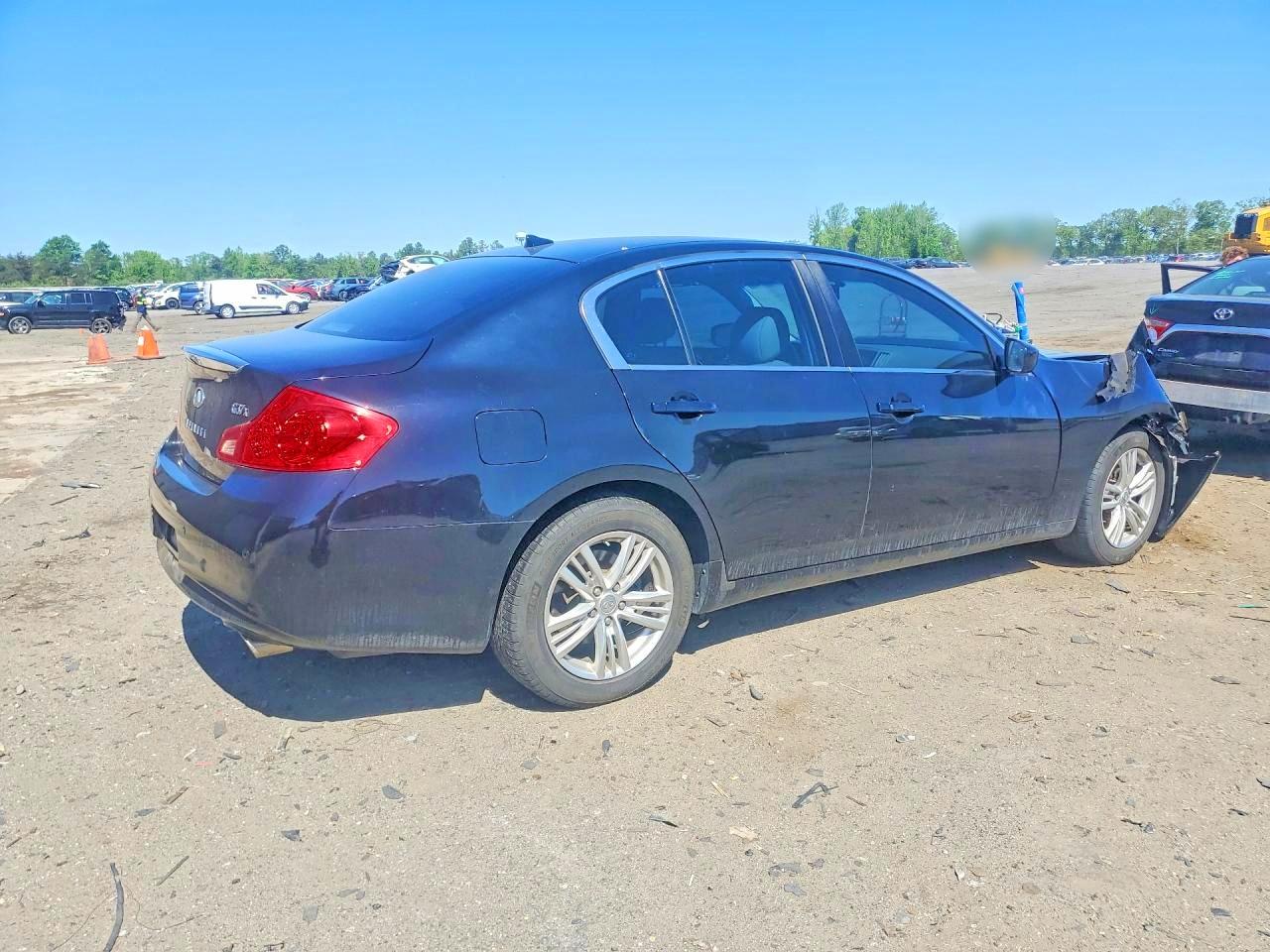 INFINITI G37 X