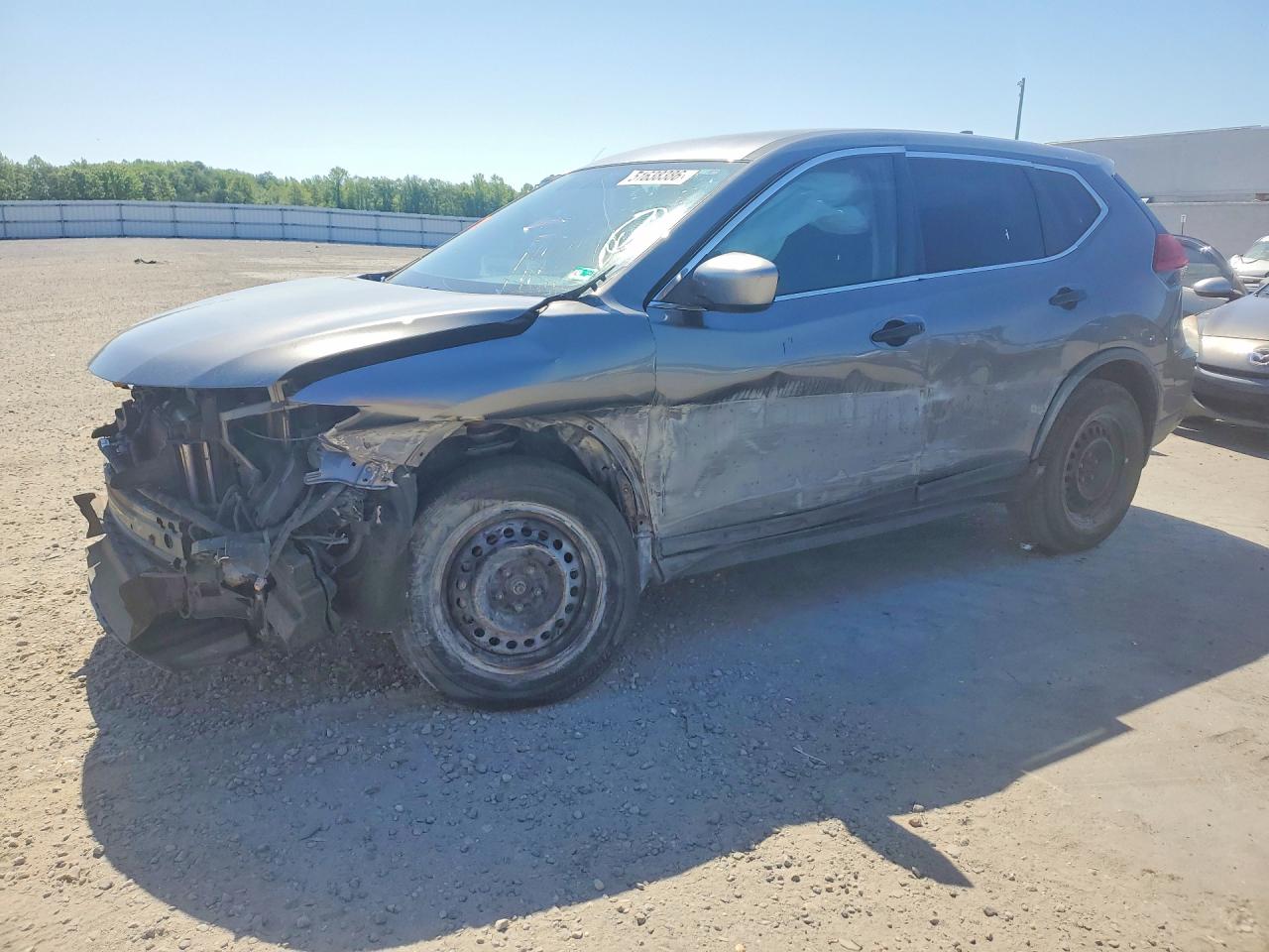 Salvage Nissan Rogue Image