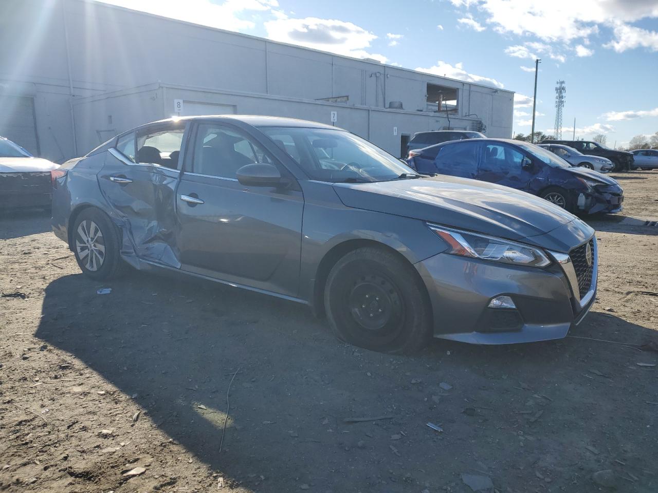 Nissan Altima S