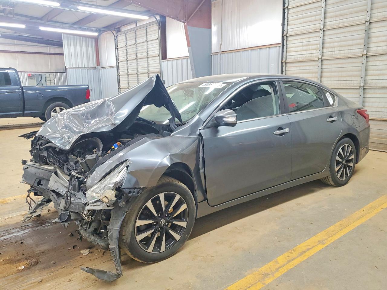 Salvage Nissan Altima Image