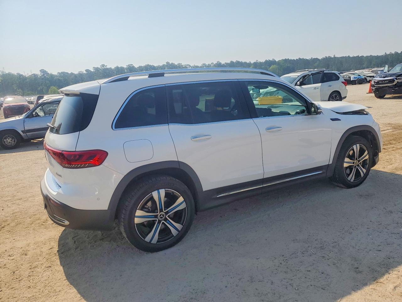 Mercedes-Benz EQB 300 4matic