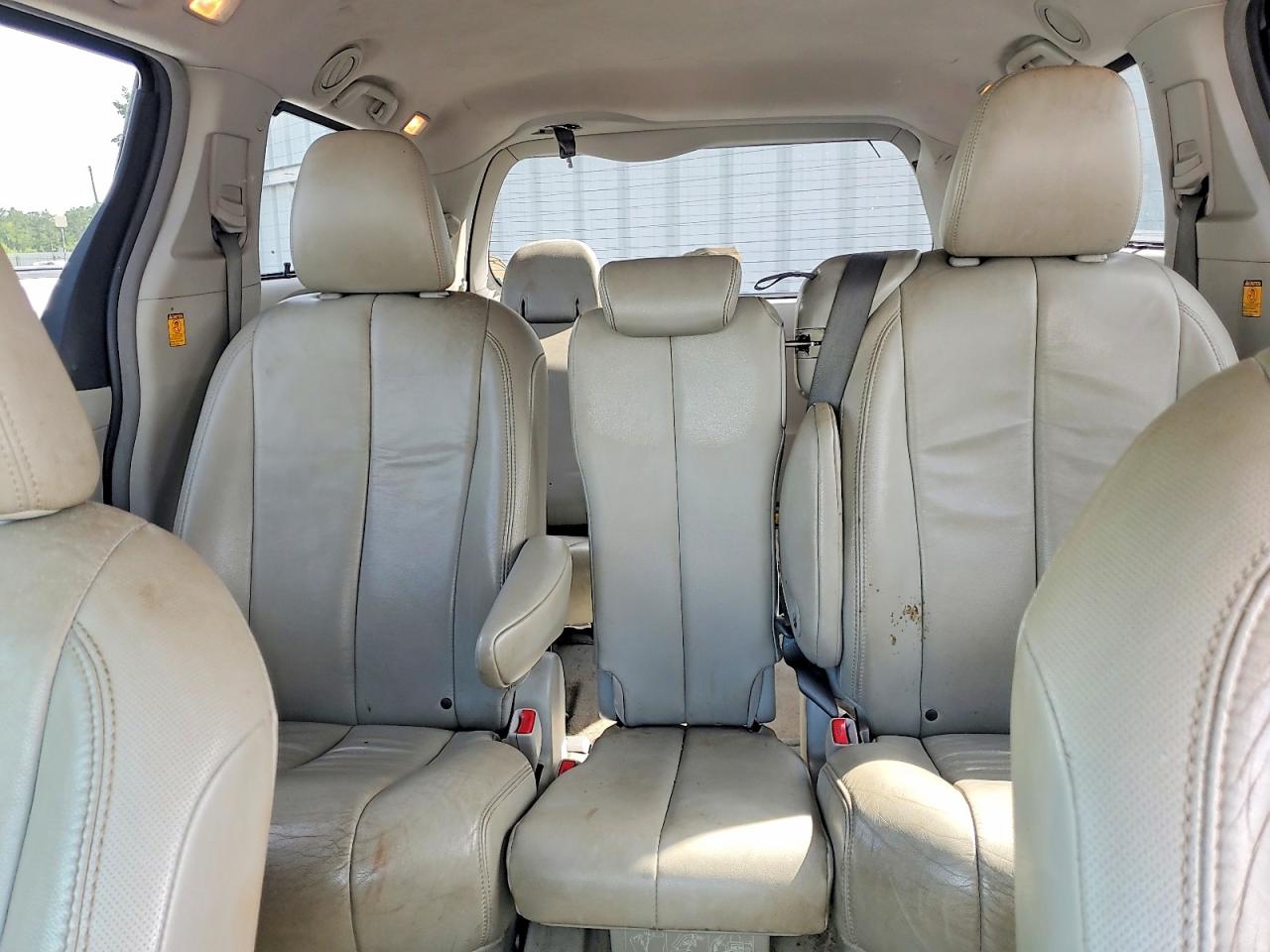 Toyota Sienna Xle 8-passenger