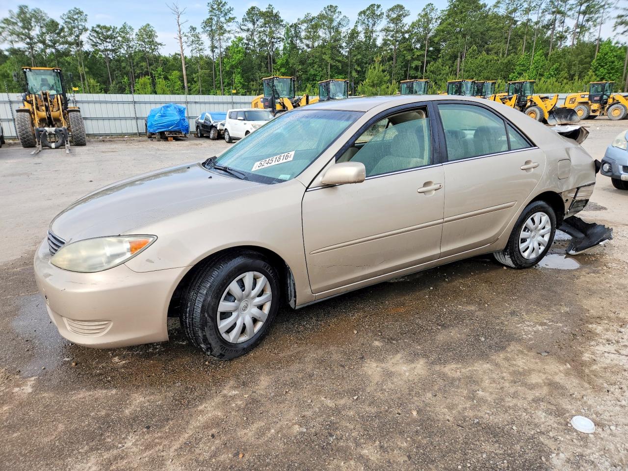 Salvage Toyota Camry Image