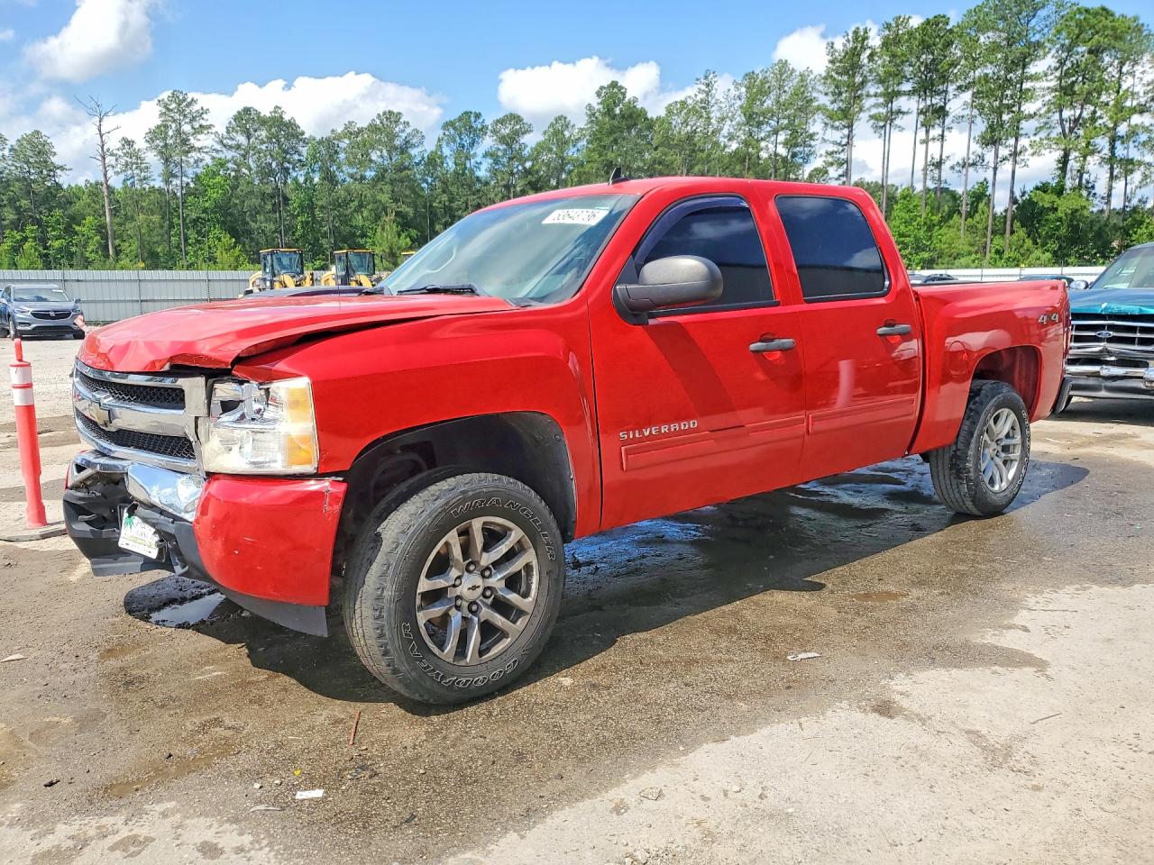 Salvage Chevrolet Silverado Image