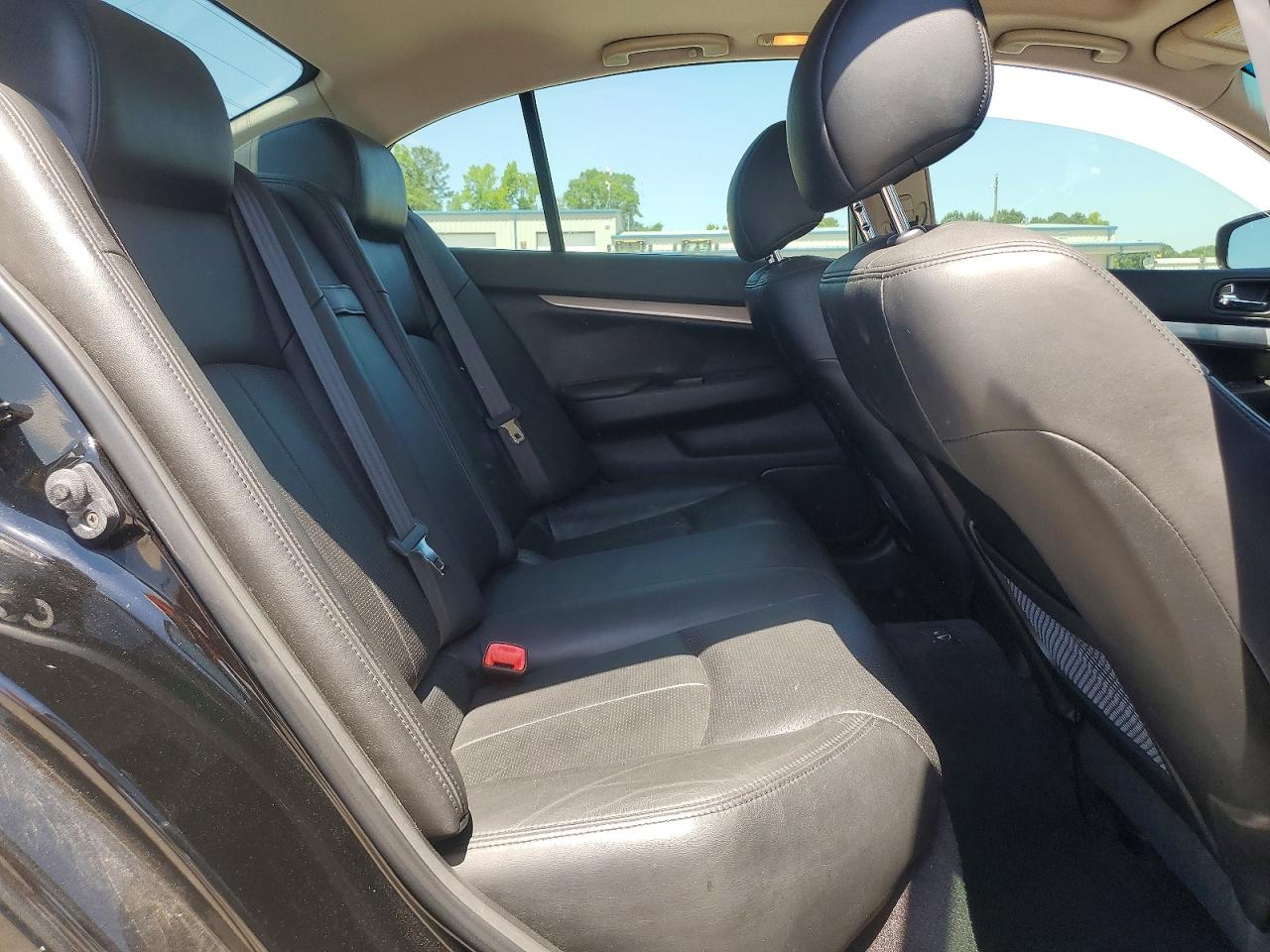 INFINITI G37 Journey