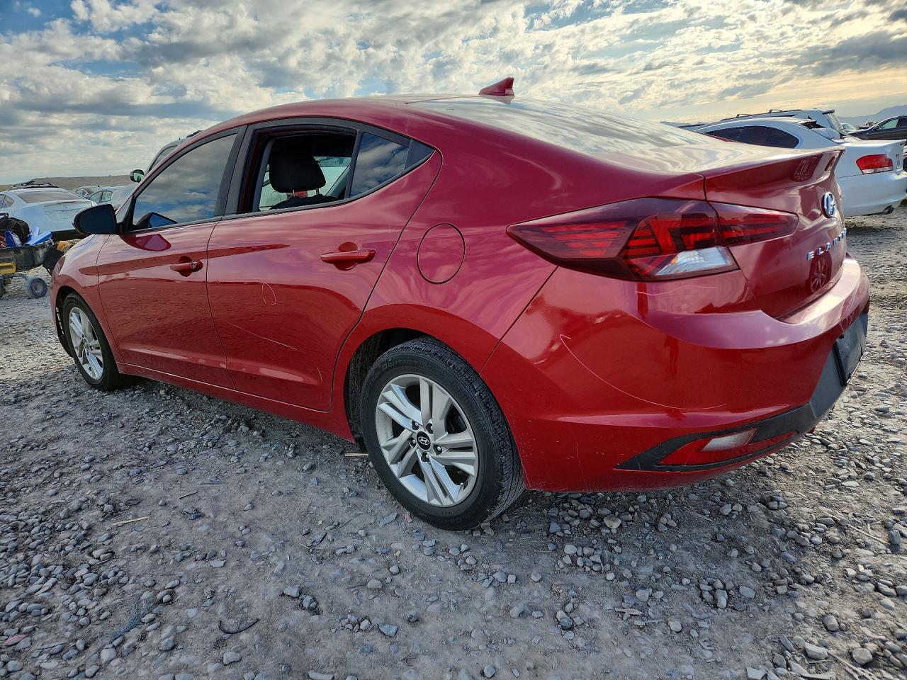 Hyundai ELANTRA Sel