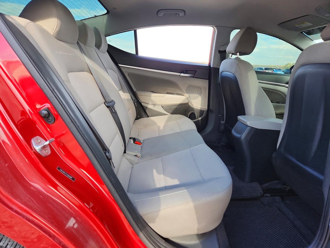 Hyundai ELANTRA Sel