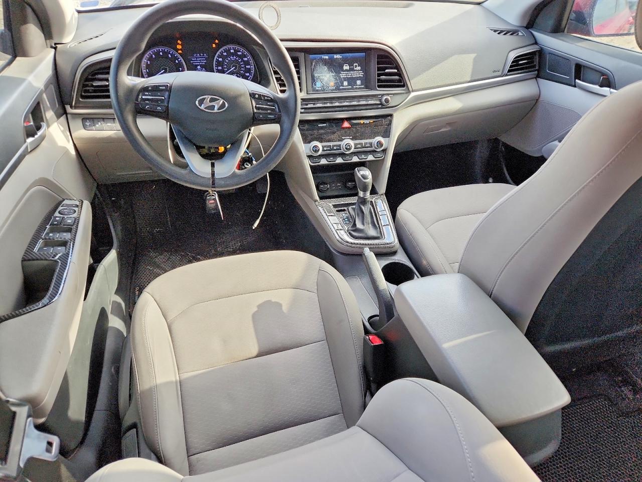 Hyundai ELANTRA Sel