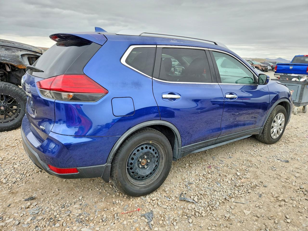 Nissan Rogue S