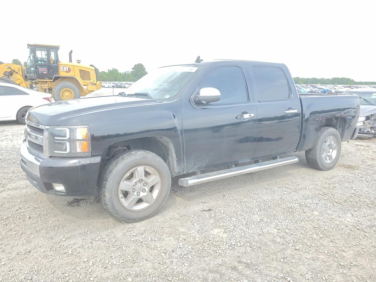 Salvage Chevrolet Silverado Image