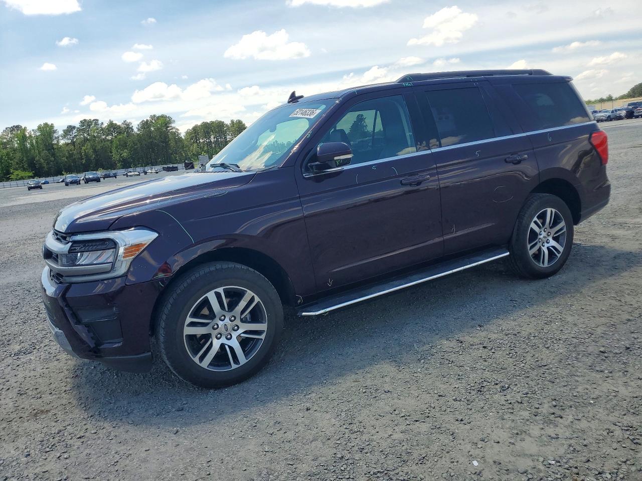 Salvage Ford Expedition Image