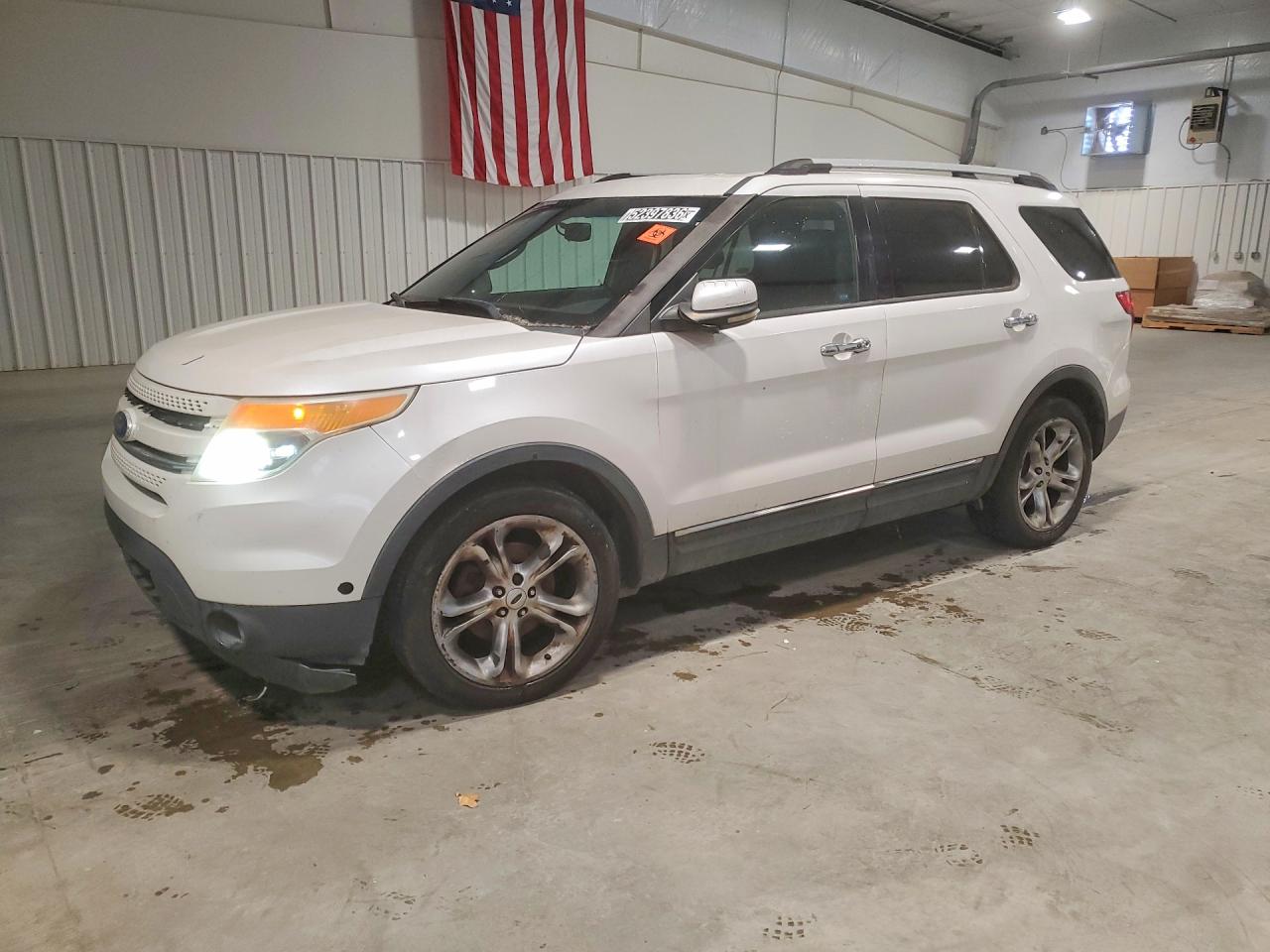 Salvage Ford Explorer Image