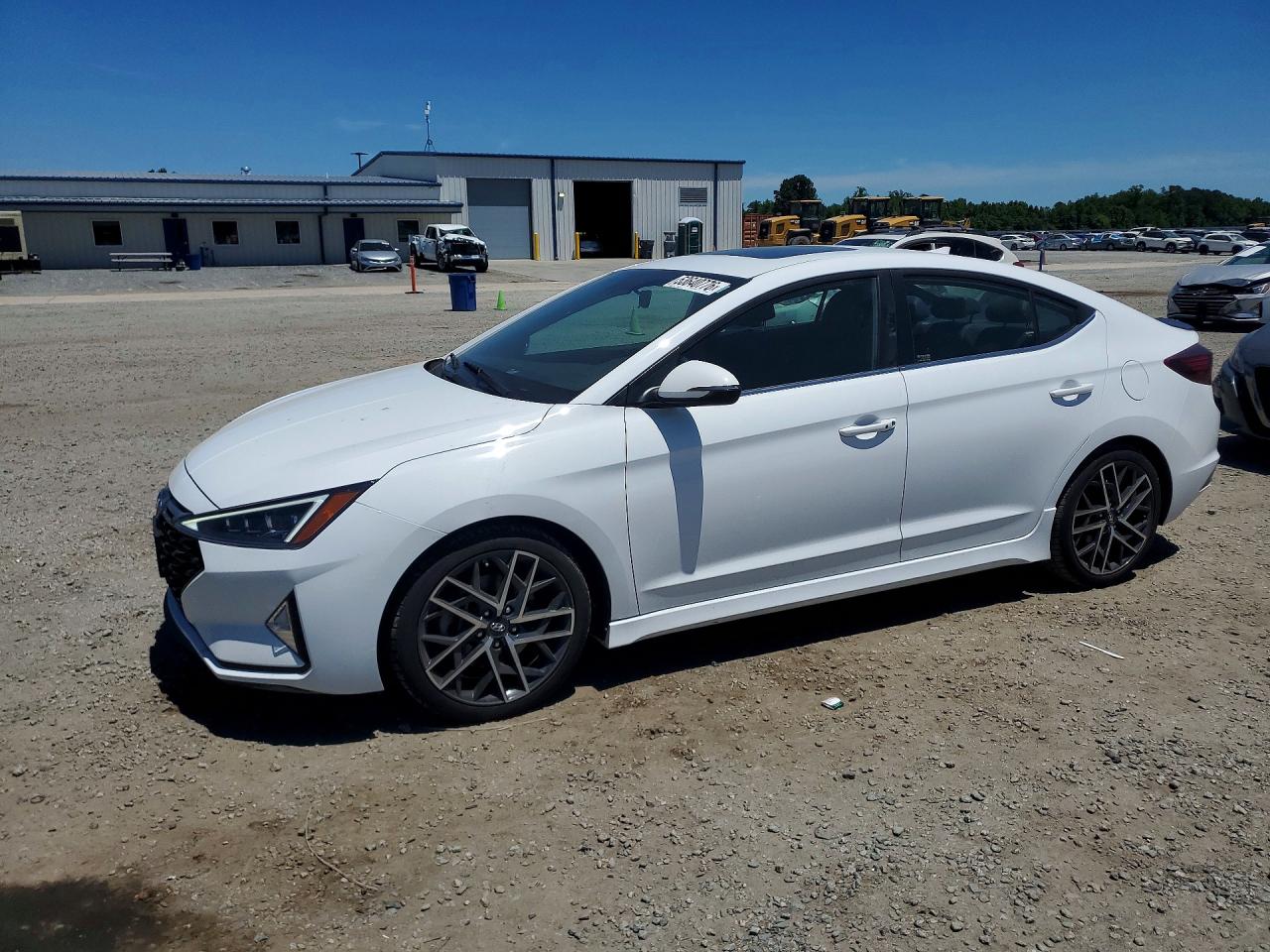 Salvage Hyundai ELANTRA Image