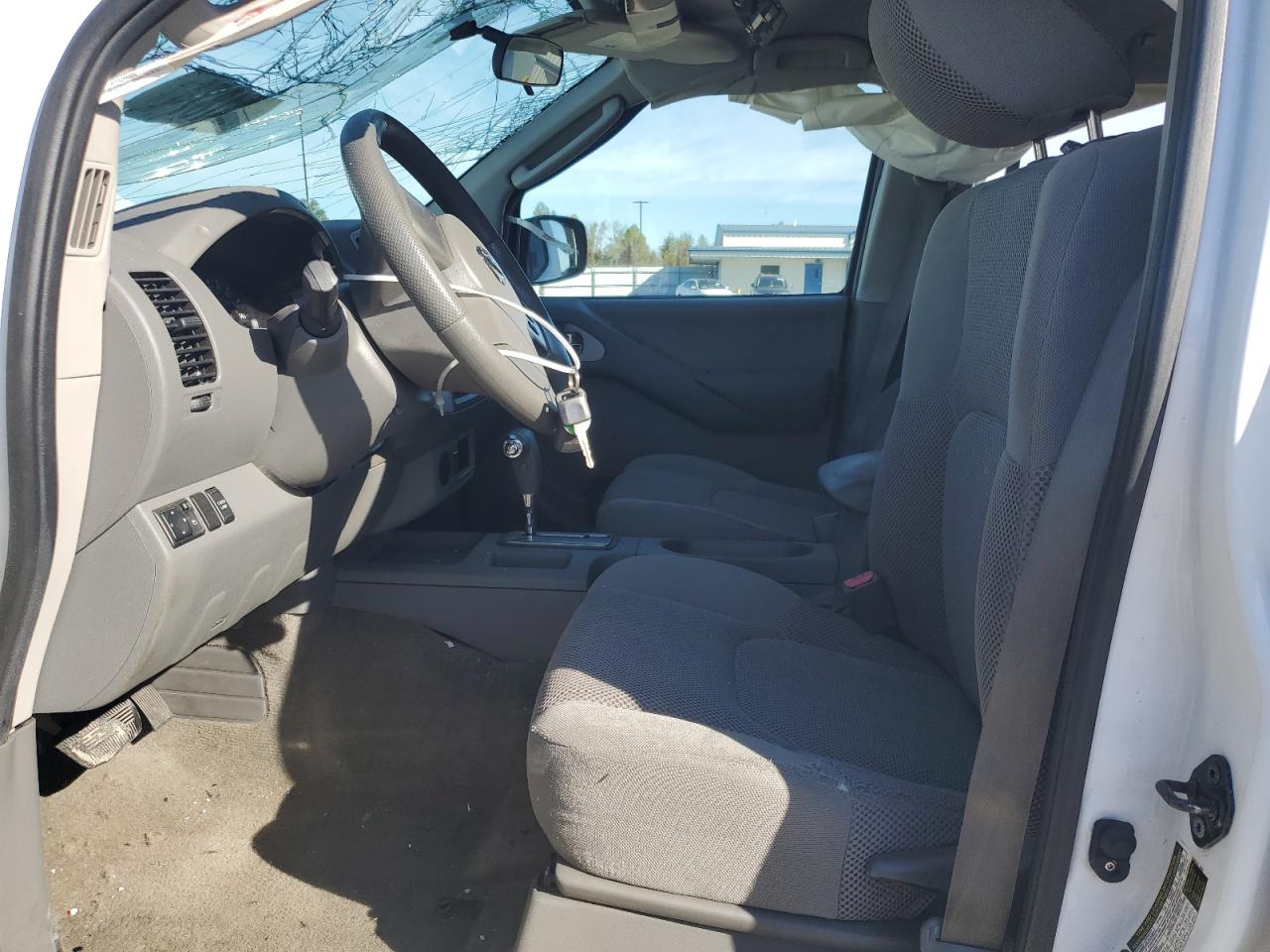 Nissan Frontier Crew Cab Se