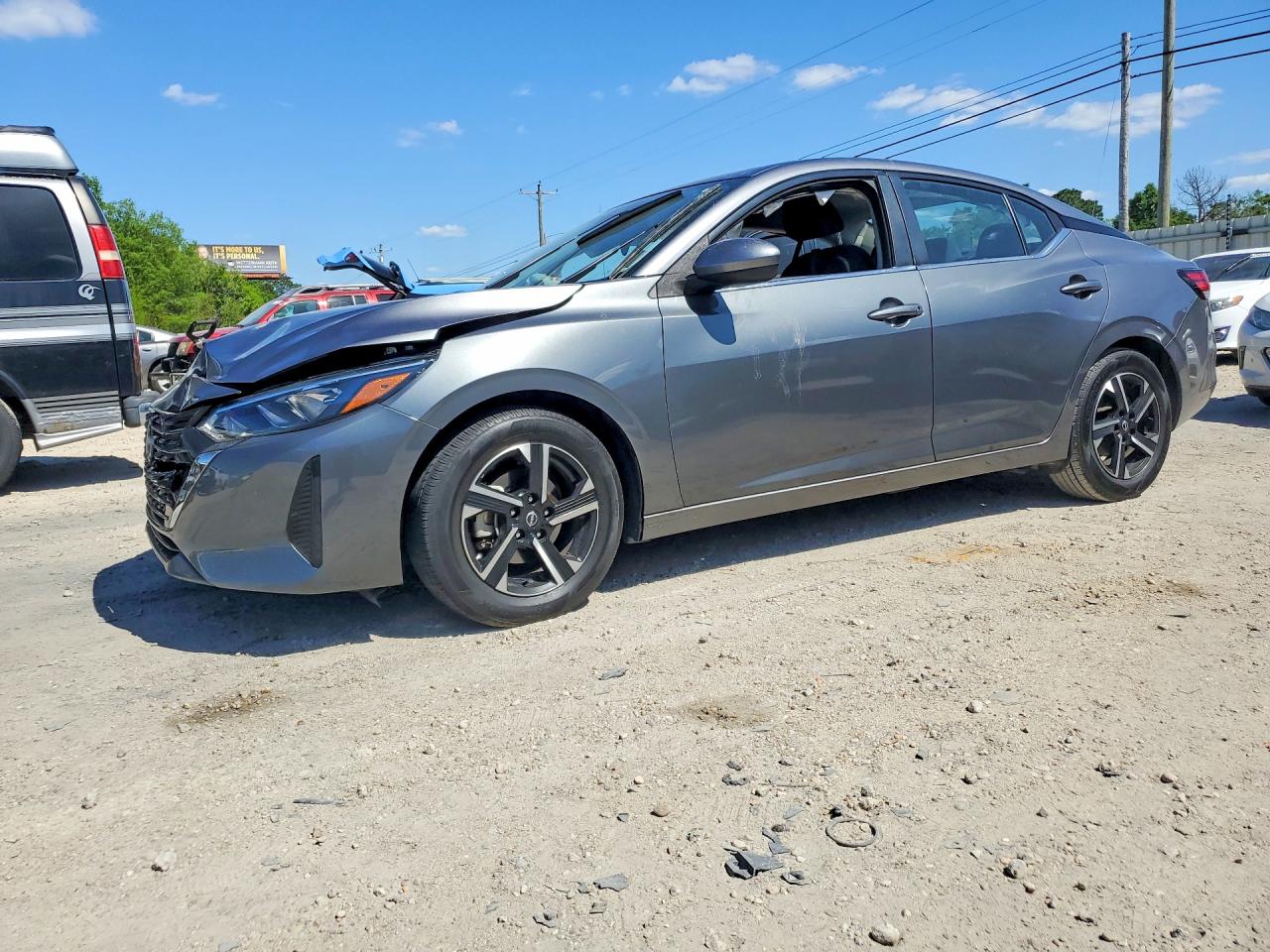 Salvage Nissan Sentra Image