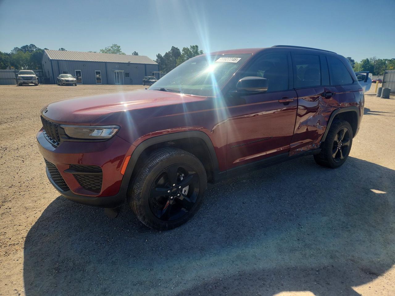 Salvage Jeep Grand Cherokee Image
