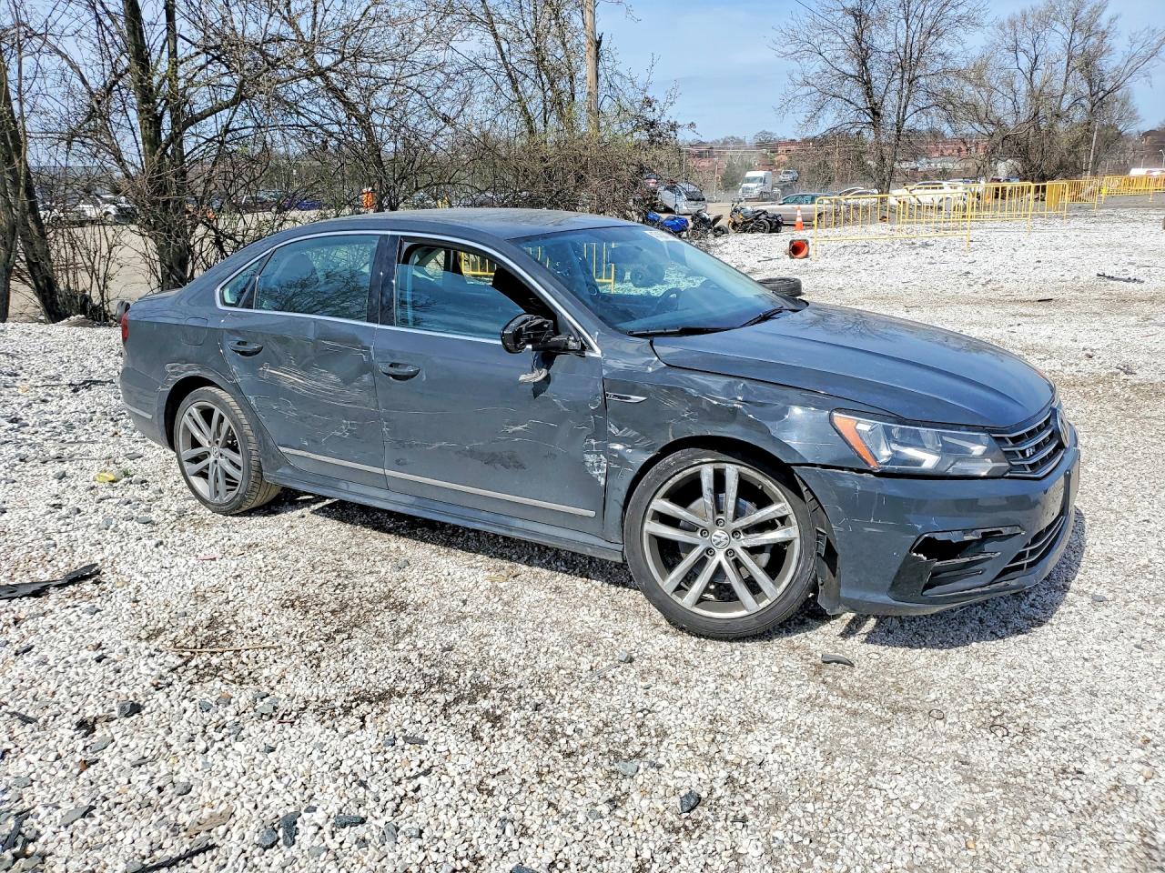 Volkswagen Passat R-line