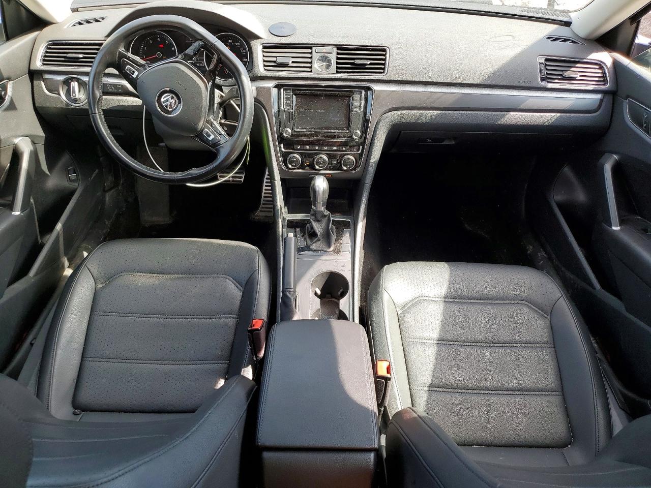 Volkswagen Passat R-line