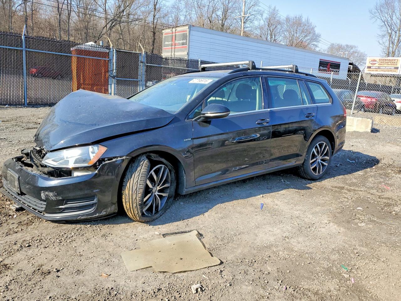 Salvage Volkswagen Golf Image