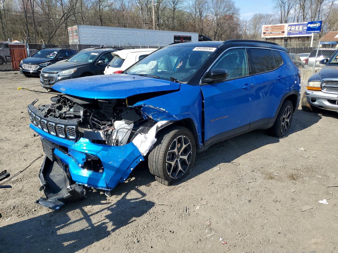 Salvage Jeep Compass Image