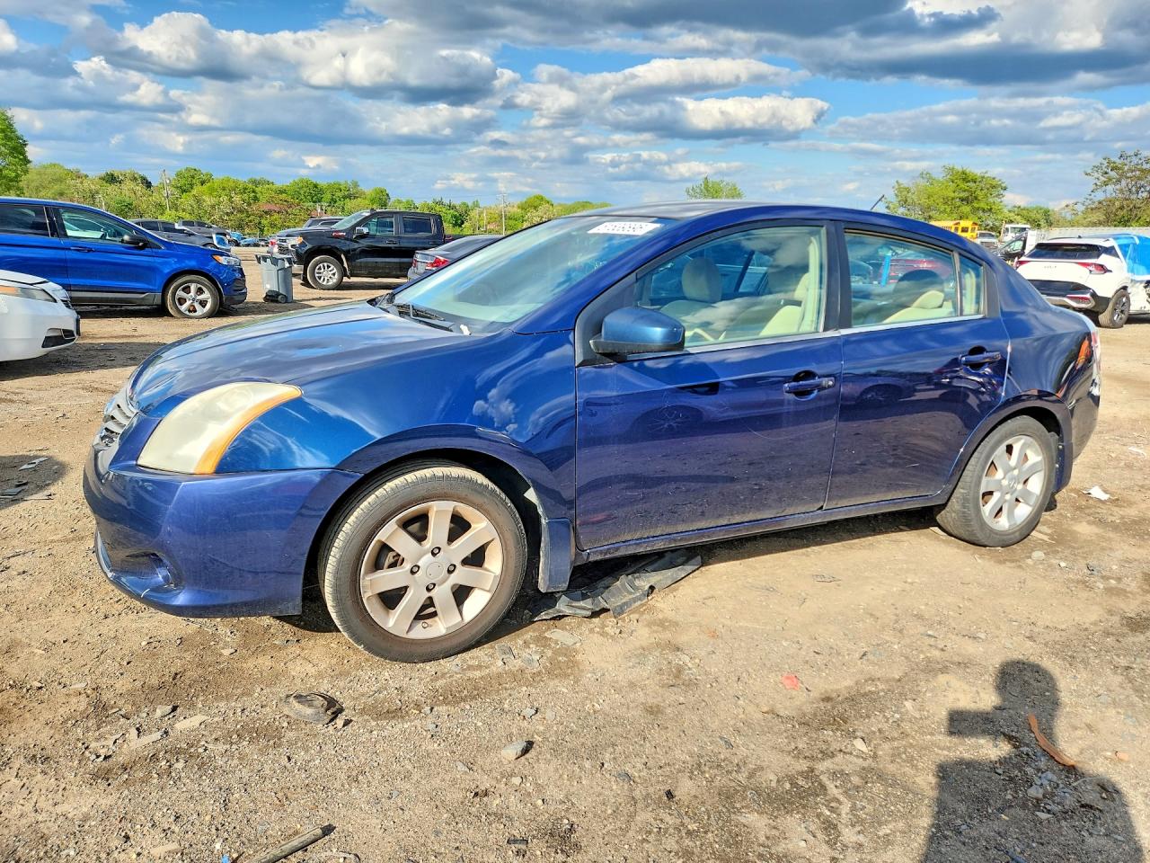 Salvage Nissan Sentra Image