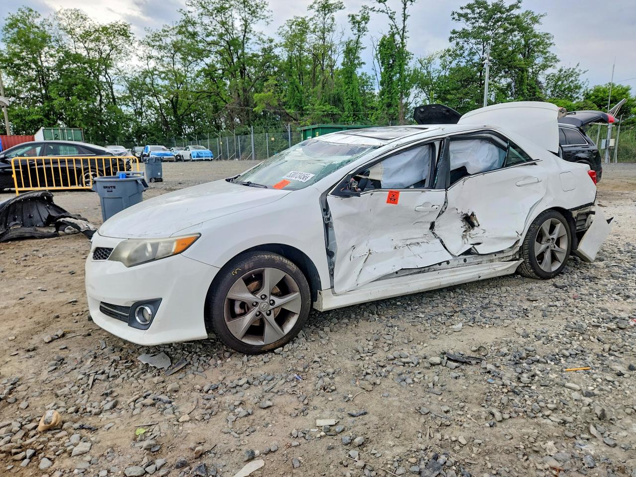 Salvage Toyota Camry Image
