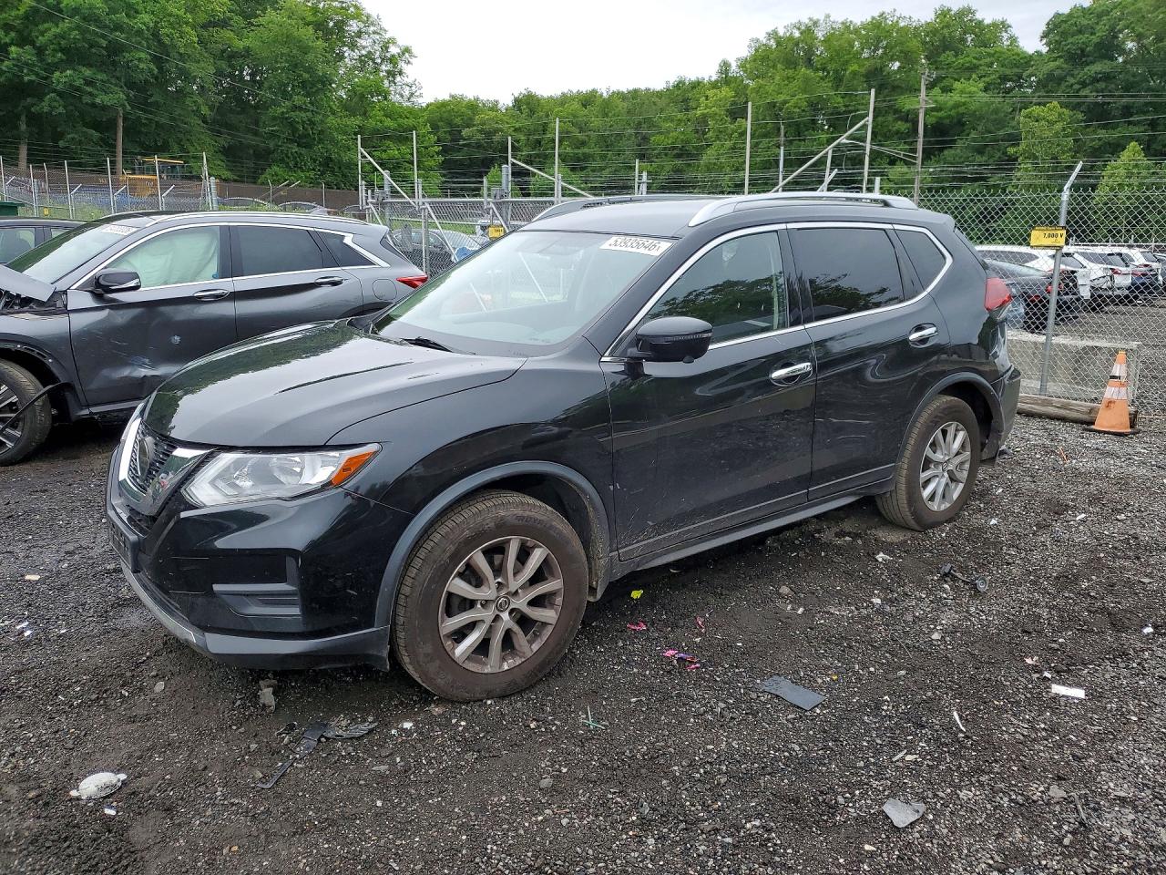Salvage Nissan Rogue Image
