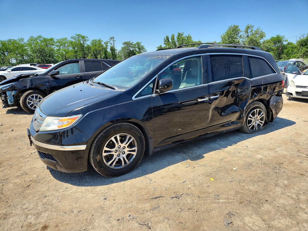 Salvage Honda Odyssey Image