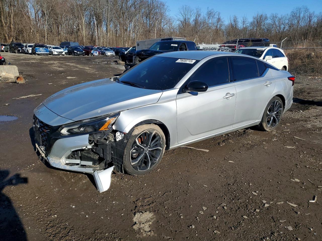 Salvage Nissan Altima Image