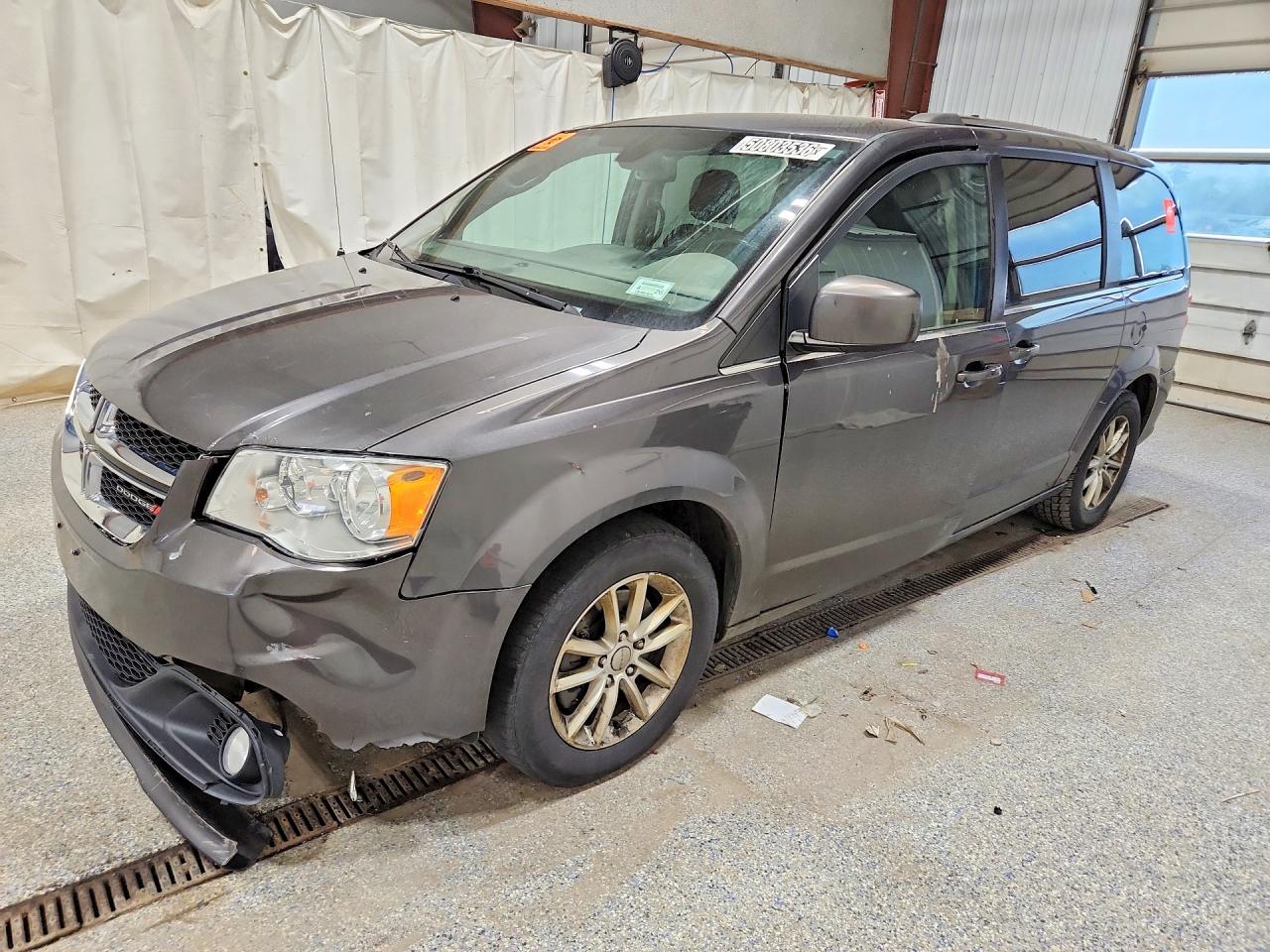 Salvage Dodge Caravan Image
