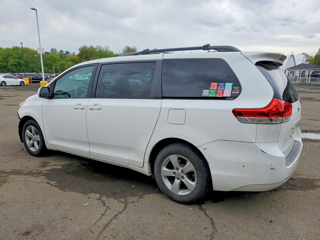 Toyota Sienna Le
