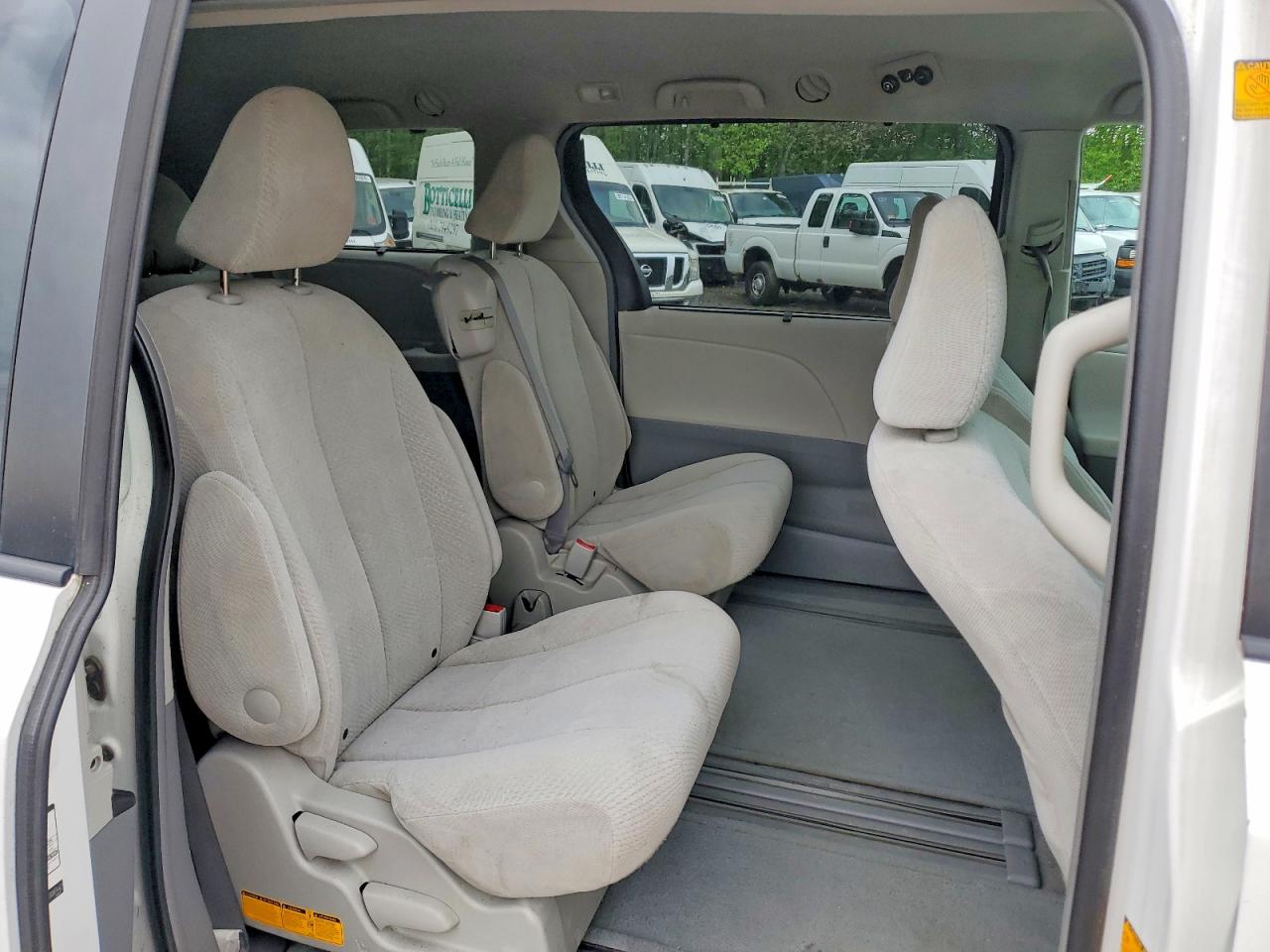 Toyota Sienna Le