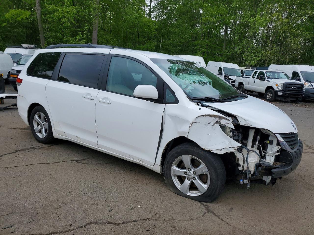 Toyota Sienna Le