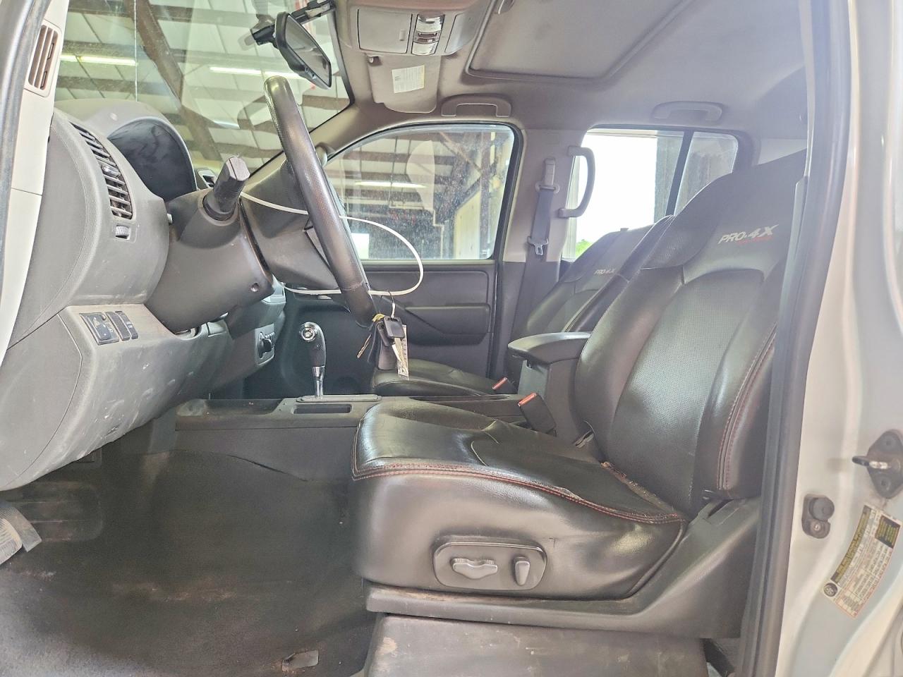 Nissan Frontier S