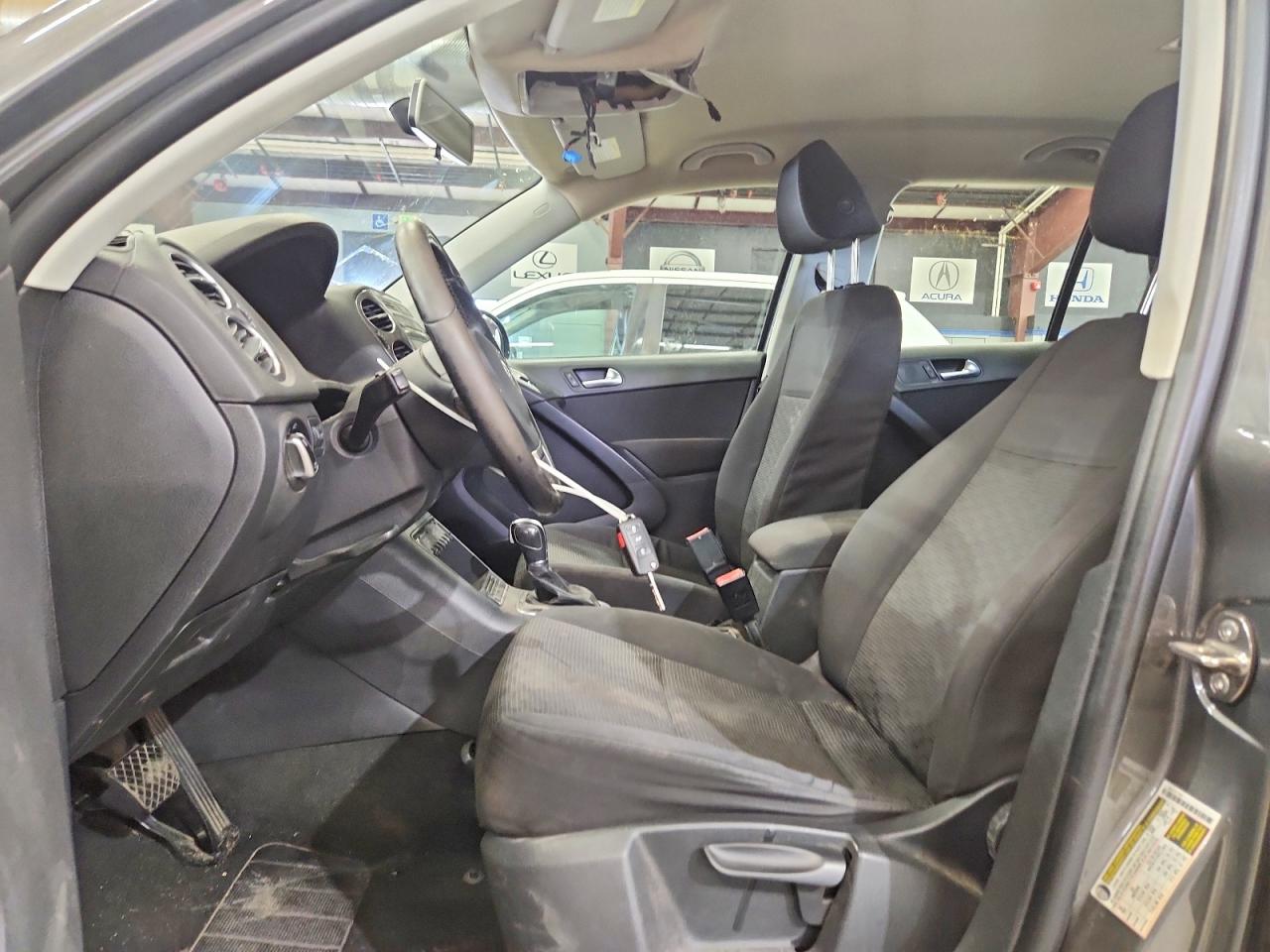 Volkswagen Tiguan S