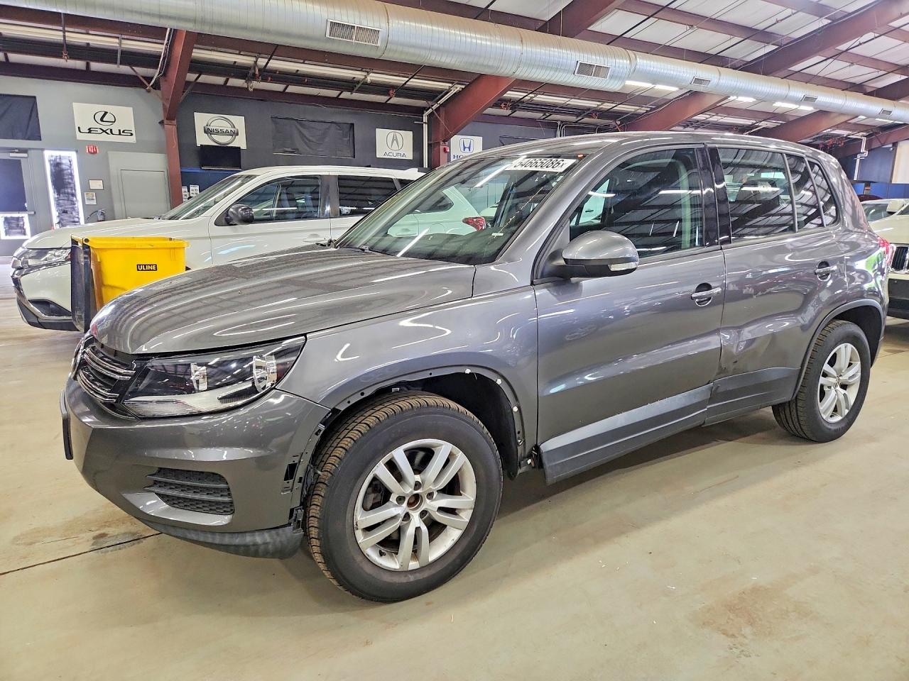 Salvage Volkswagen Tiguan Image