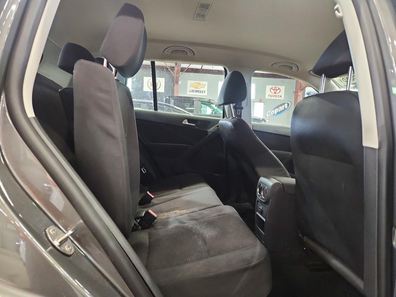Volkswagen Tiguan S