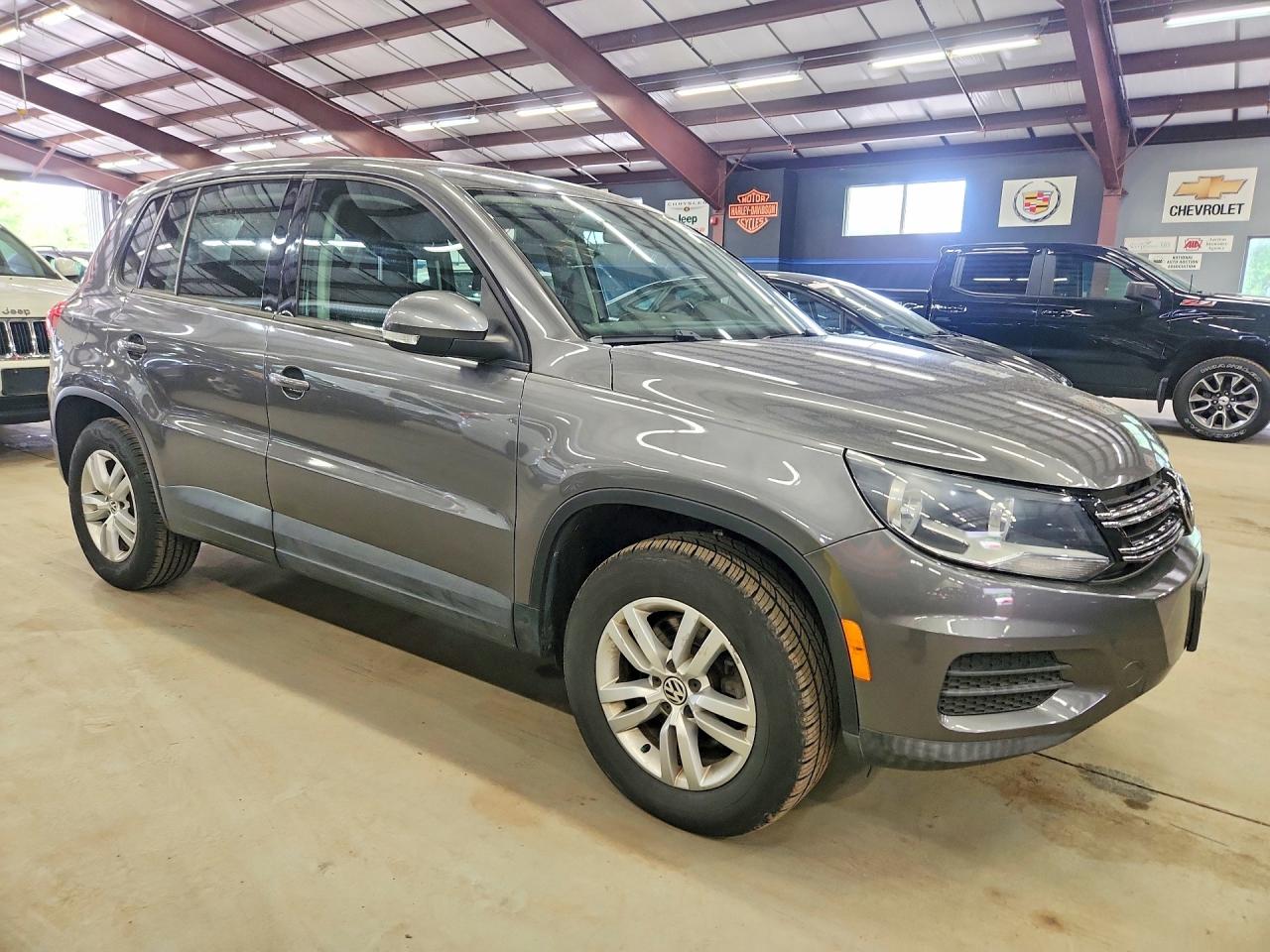 Volkswagen Tiguan S