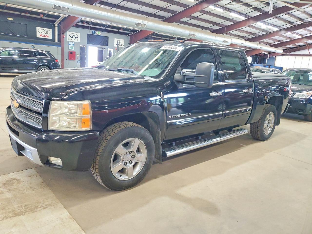 Salvage Chevrolet Silverado Image