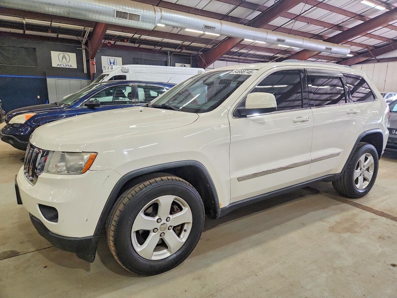 Salvage Jeep Cherokee Image