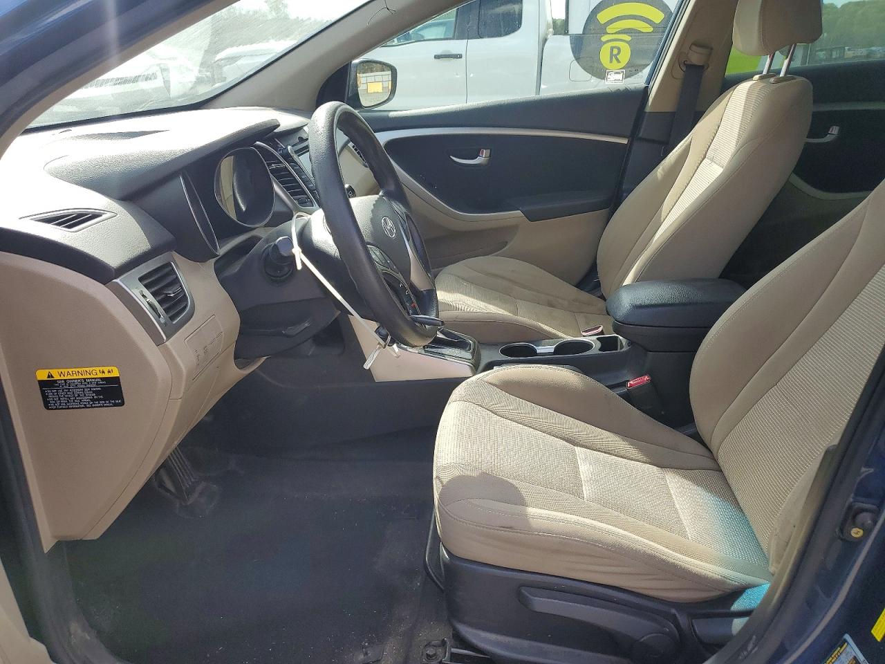 Hyundai ELANTRA Base