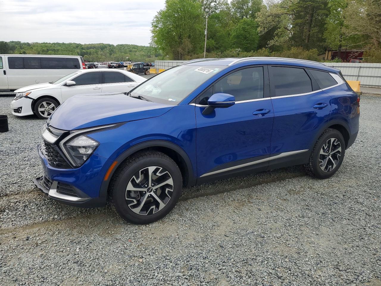 Salvage Kia Sportage Image
