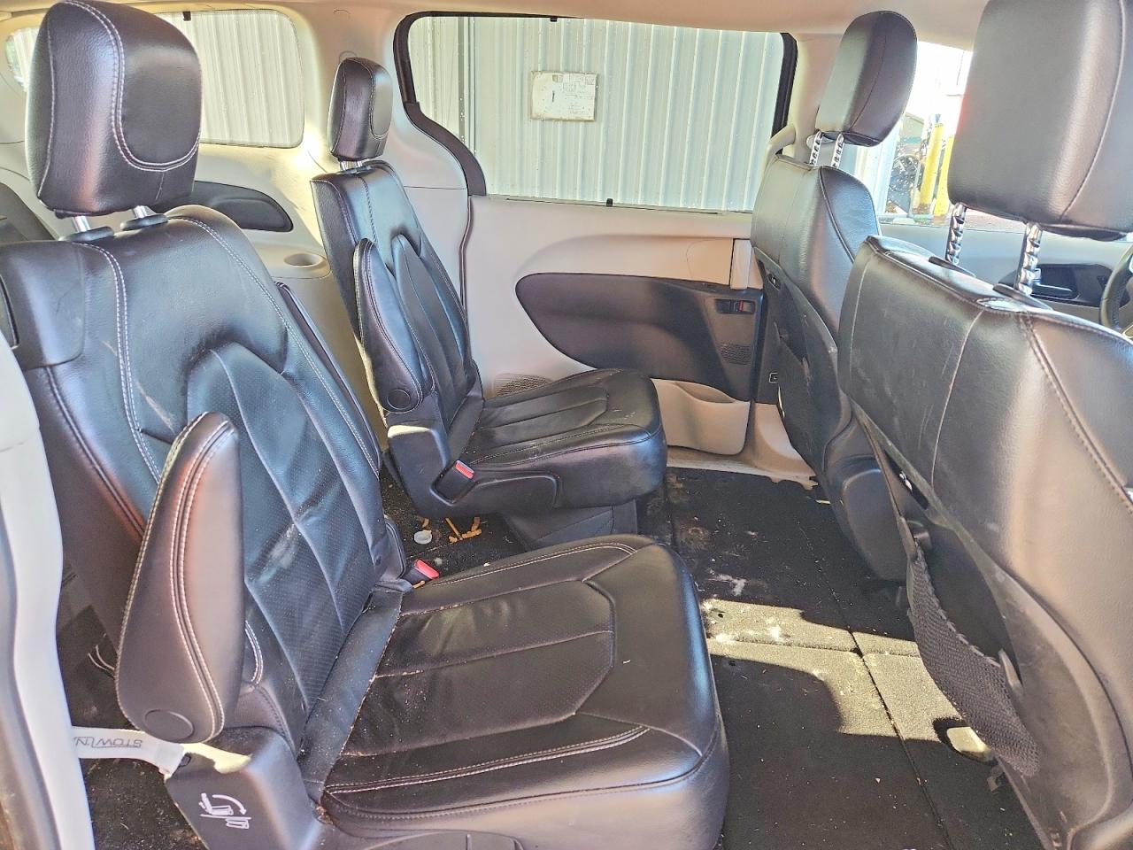 Chrysler Pacifica Touring L