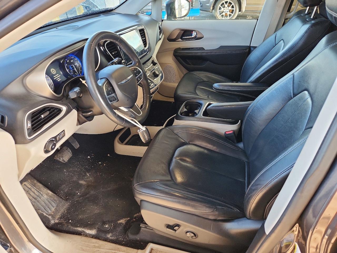 Chrysler Pacifica Touring L