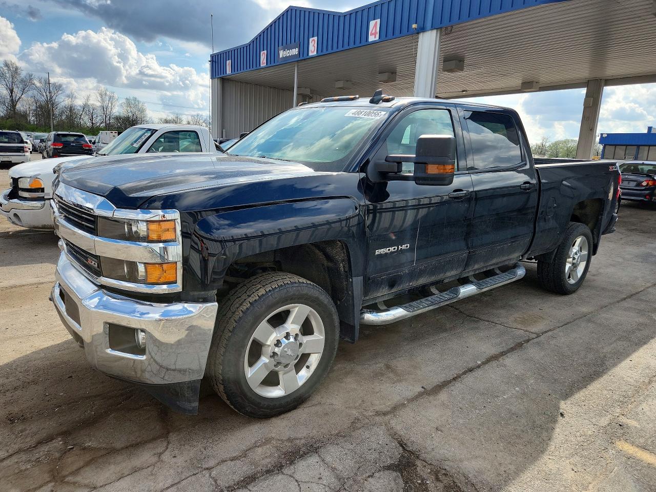 Salvage Chevrolet Silverado Image
