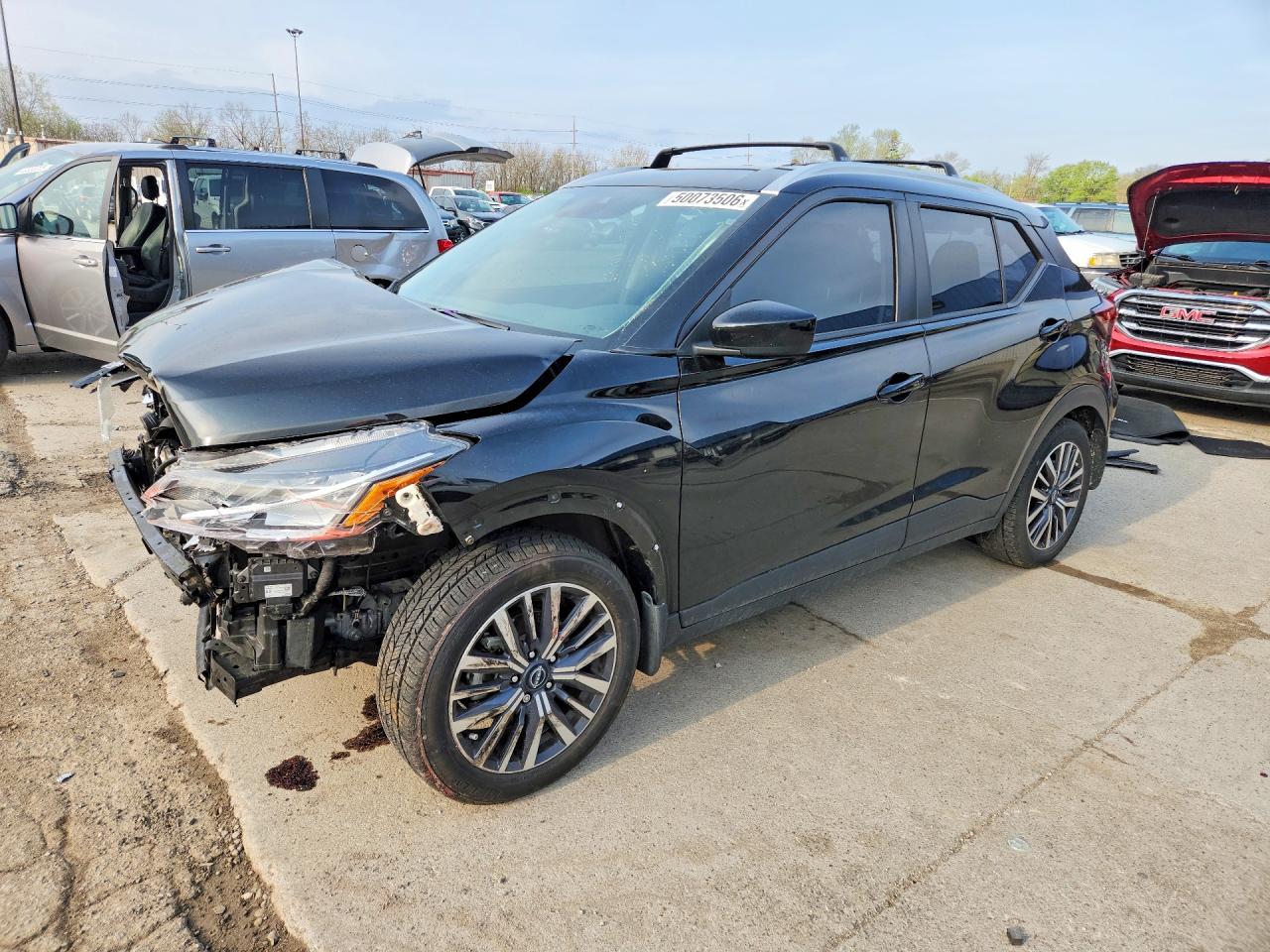 Salvage Nissan Kicks Image