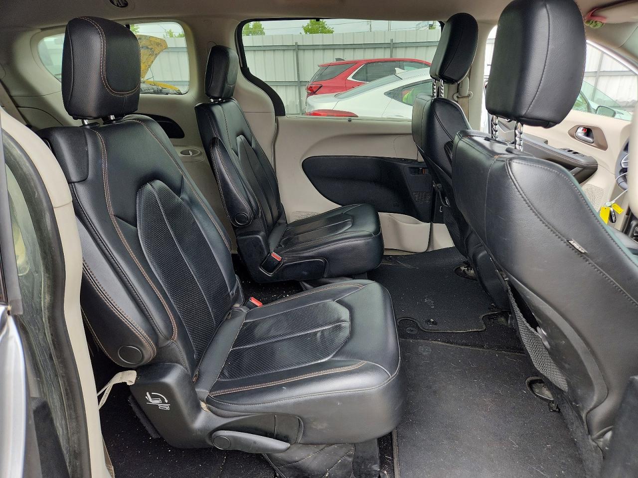 Chrysler Pacifica Touring L