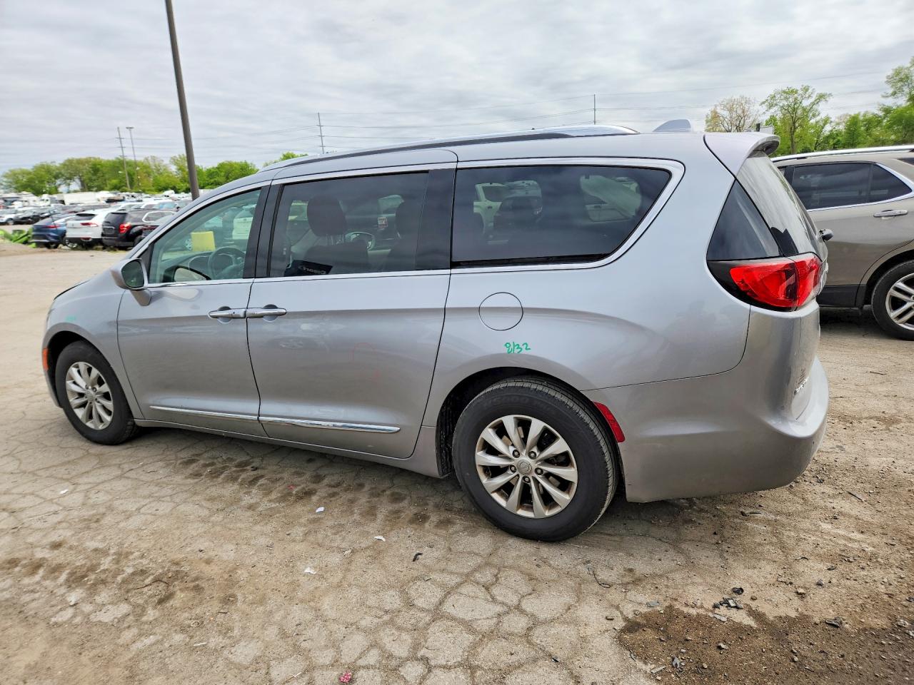 Chrysler Pacifica Touring L