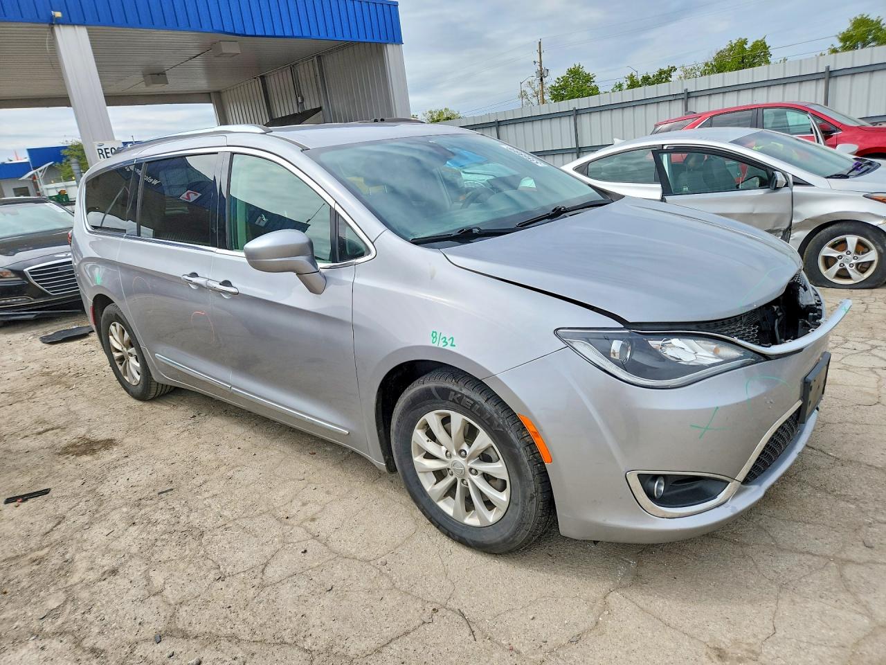 Chrysler Pacifica Touring L